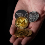 Как обычные люди заработали на криптовалюте